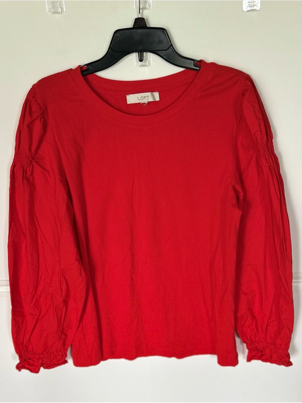 LOFT Woman’s Vibrant Red Ribbed Crewneck Top with Cotton  sleeves.